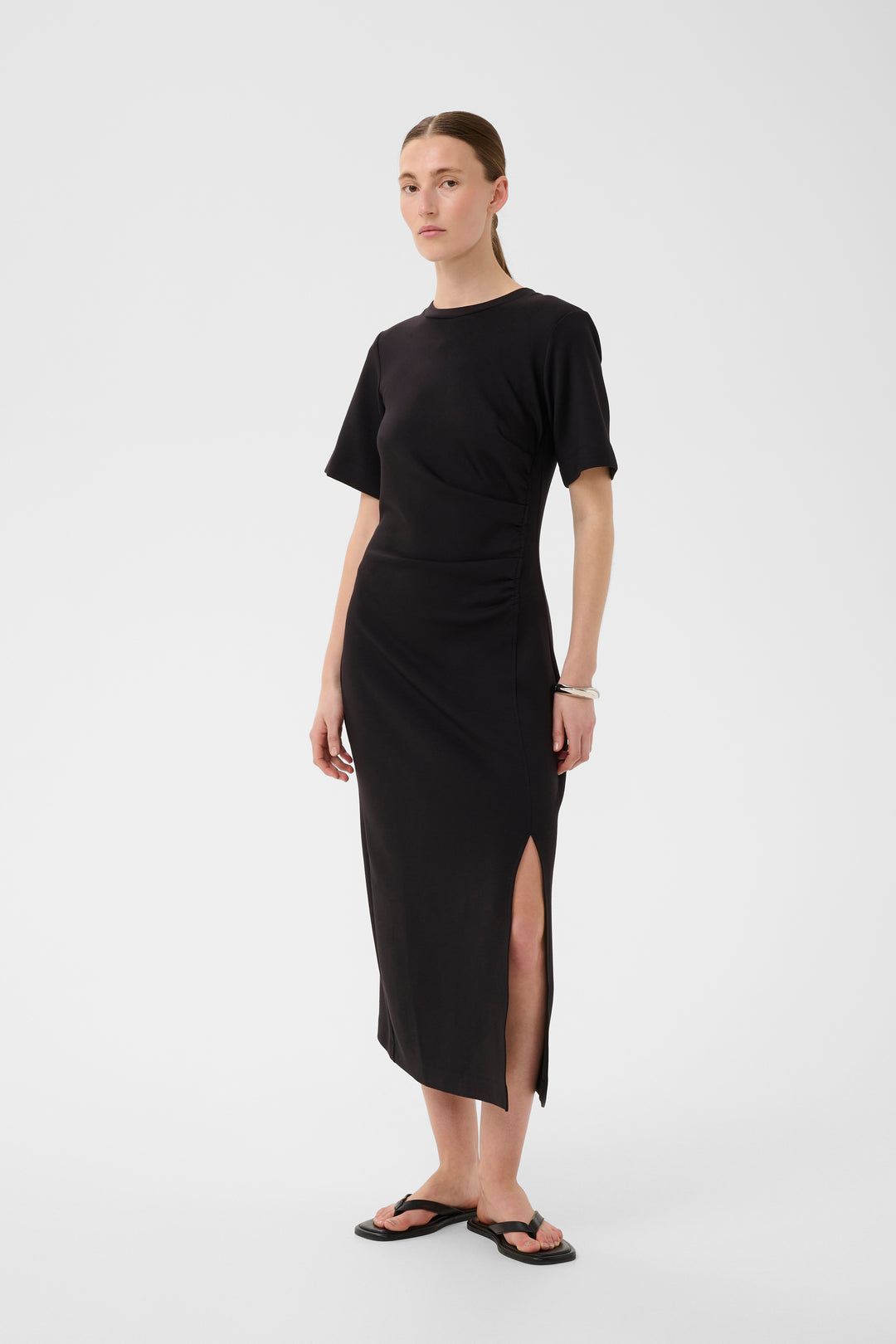 Robe Fari midi ajustée à fente discrète
