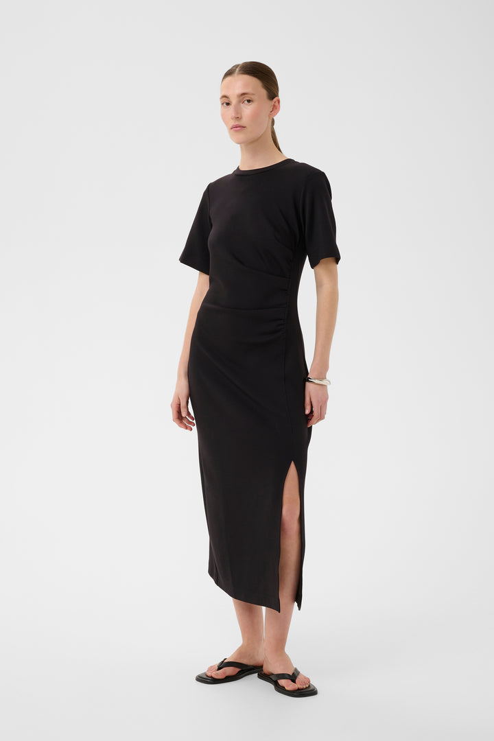 Robe Fari midi ajustée à fente discrète