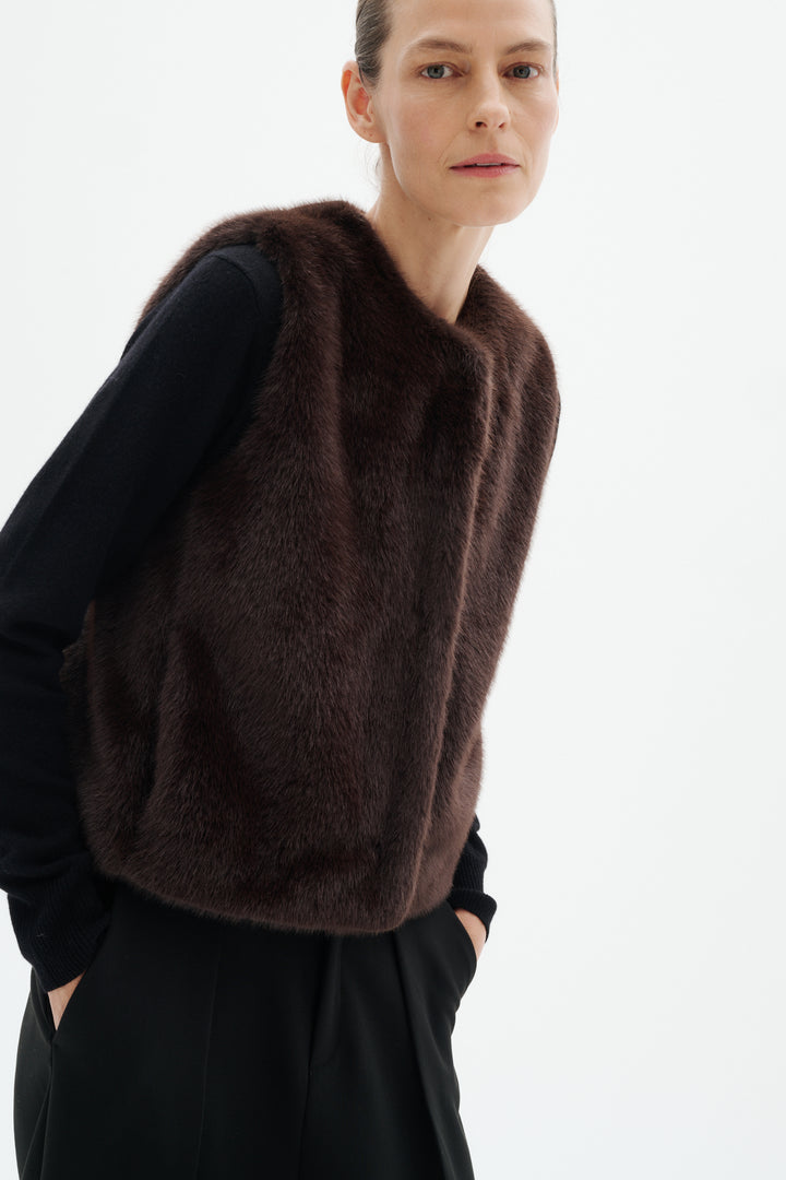 Veste courte sans manches à texture duveteuse Zabelle