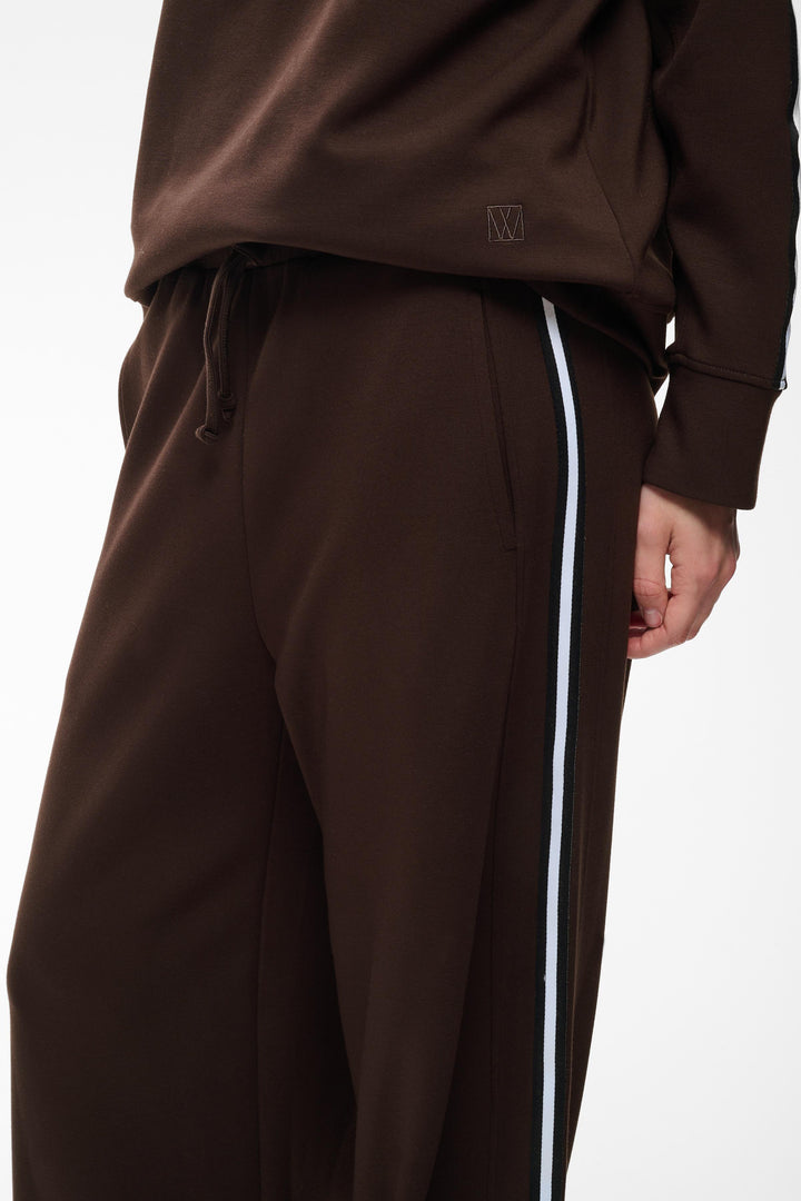 Pantalon confort Aggie à bandes latérales