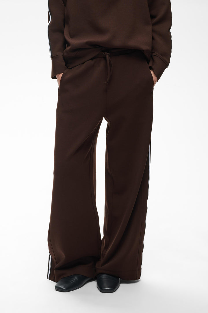 Pantalon confort Aggie à bandes latérales