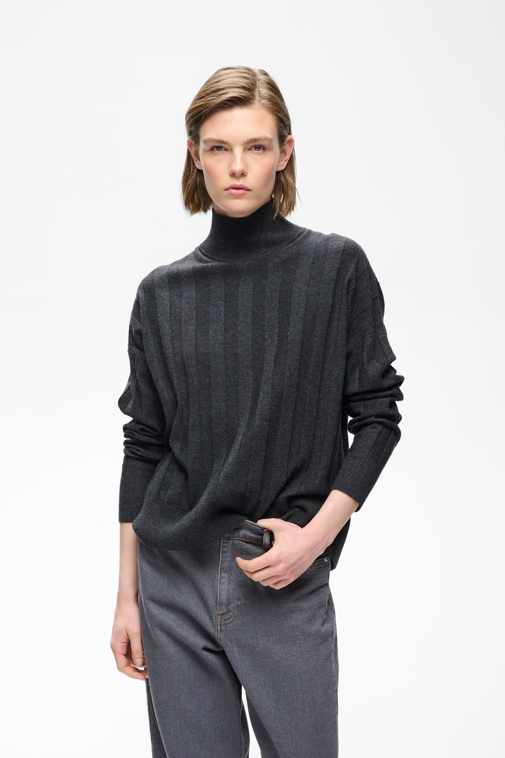 Pull côtelé à col montant Tess Kellsie