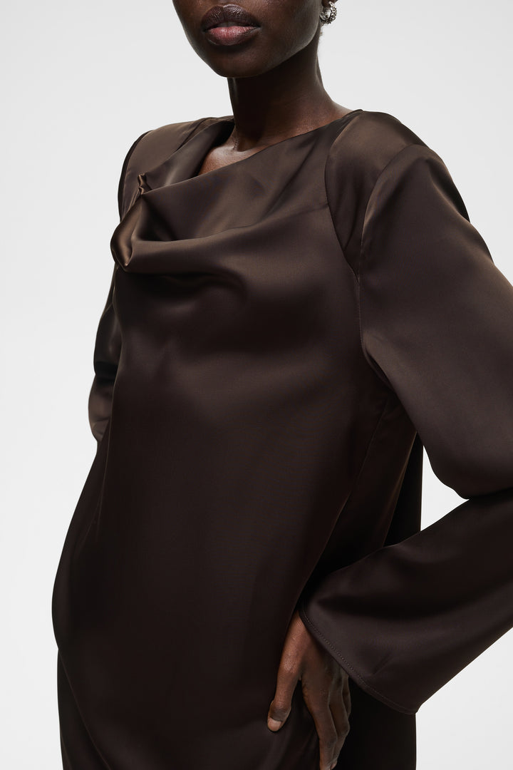 Robe courte satinée col drapé Olive