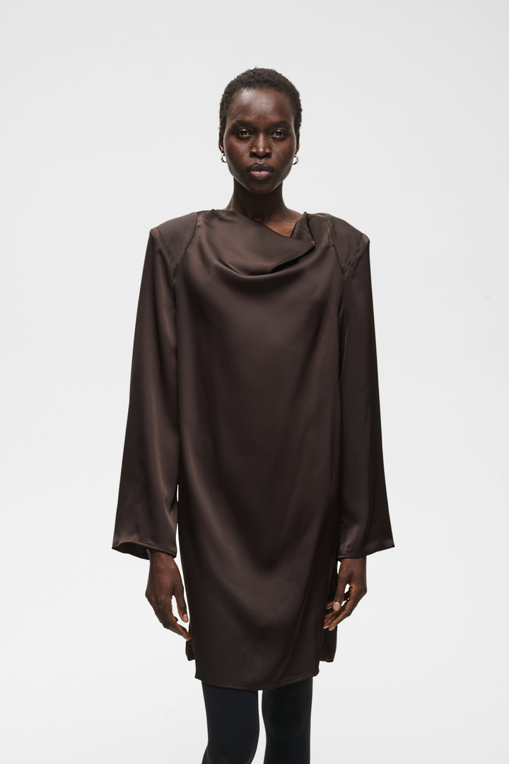 Robe courte satinée col drapé Olive