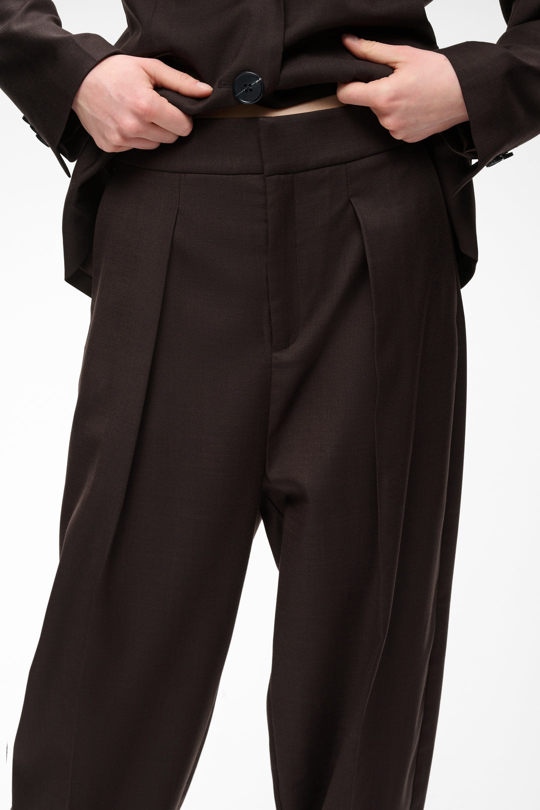 Pantalon Cadie barrel à plis marqués