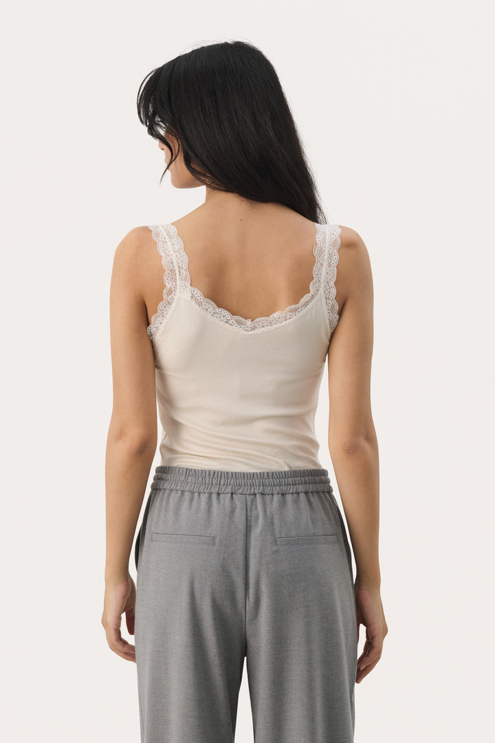 Camisole ajustée avec col en dentelle Jelona