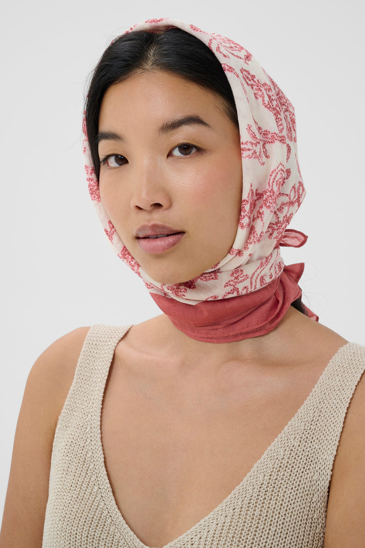 Foulard carré Phi à motif arabesque