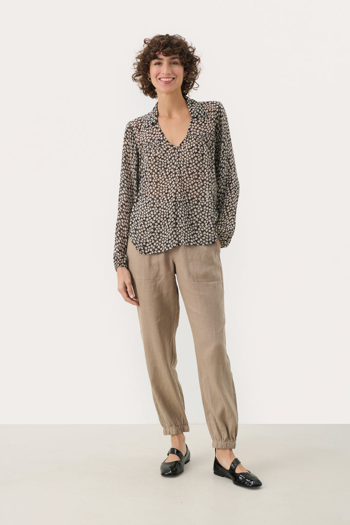 Blouse avec motif floral et col polo ouvert Nicholina