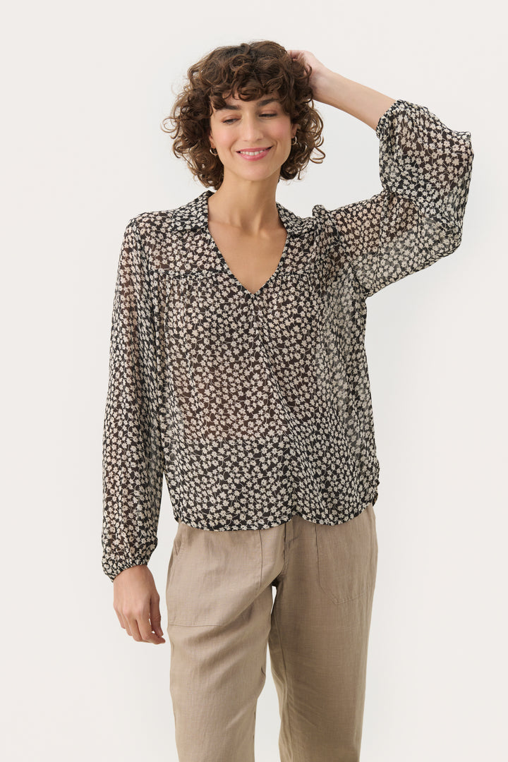 Blouse avec motif floral et col polo ouvert Nicholina