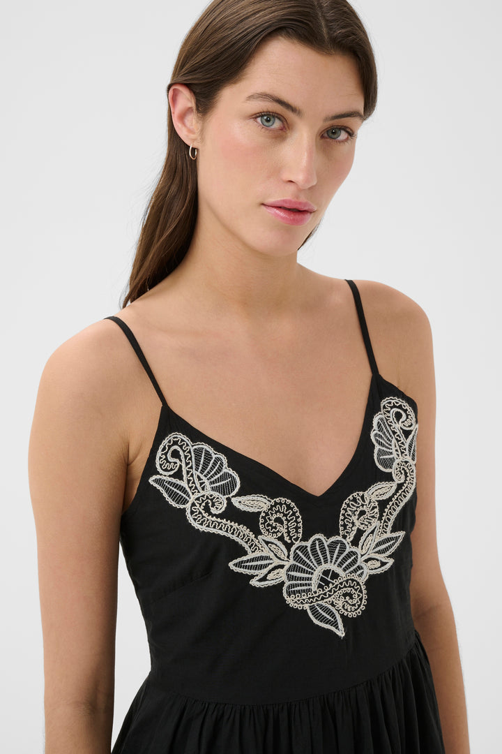 Robe longue Bianna à broderie florale