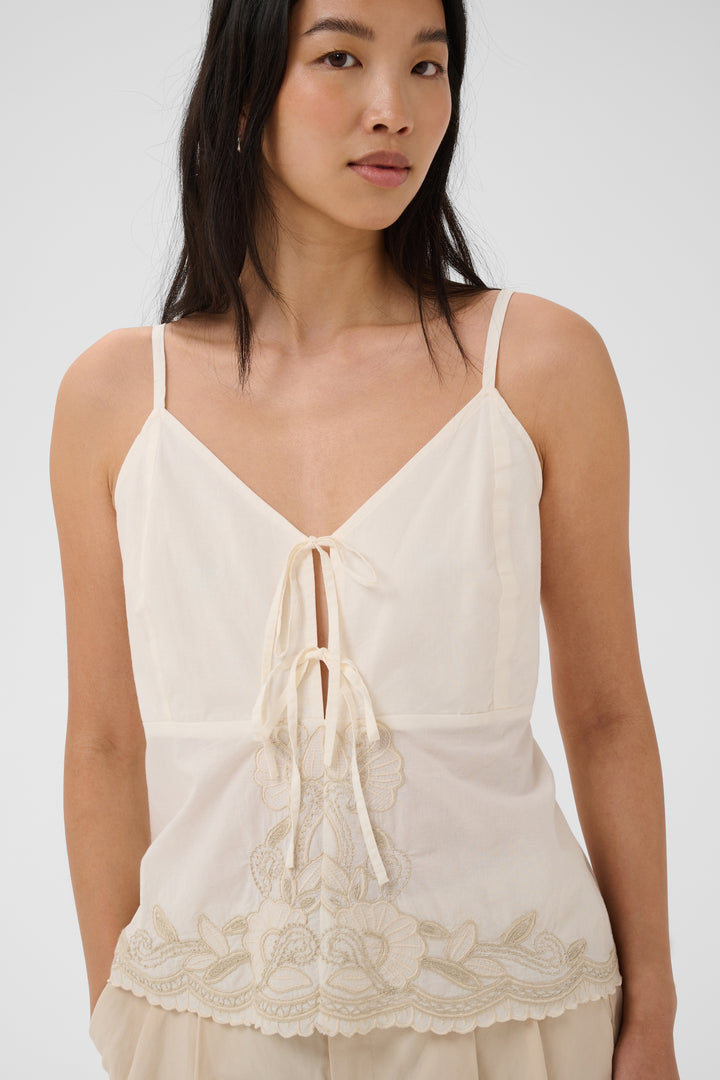 Camisole Bellisia brodée à fines bretelles