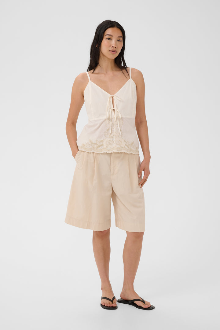 Camisole Bellisia brodée à fines bretelles