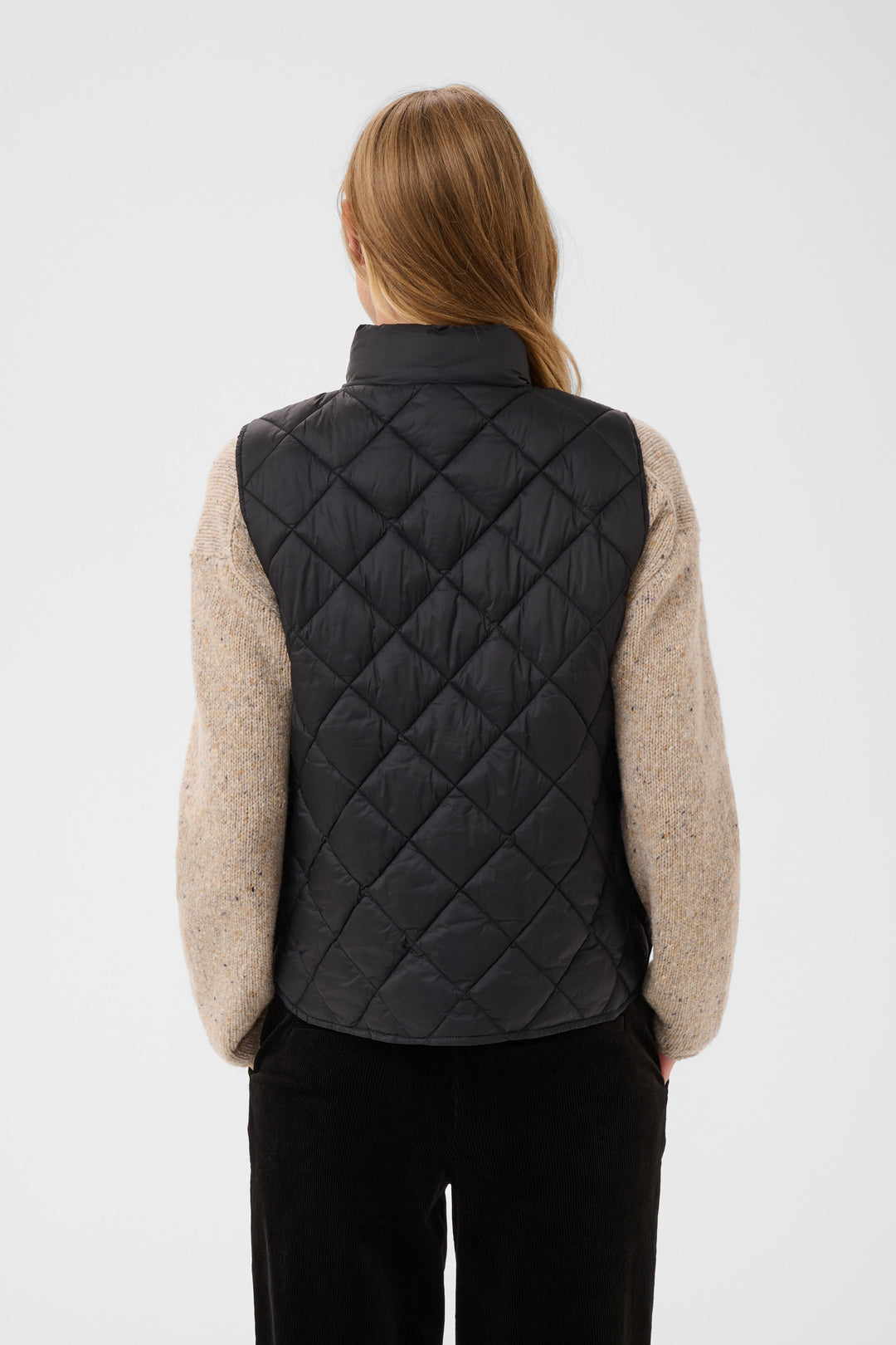 Veste matelassée Carlota sans manches à col montant