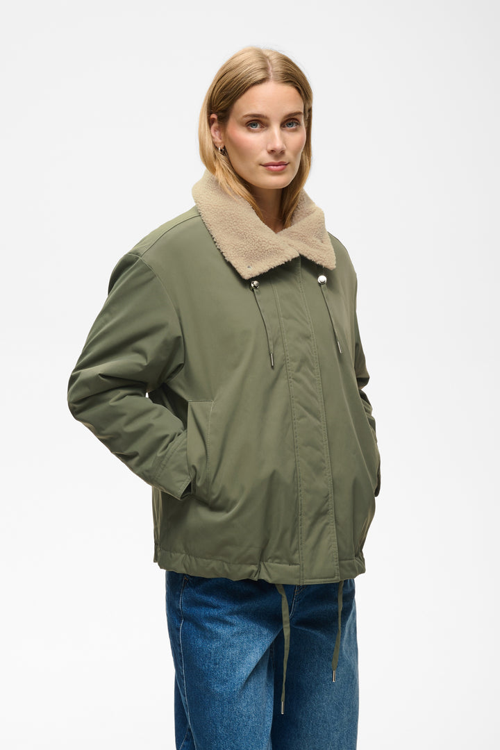 Manteau court Cathia doublé sherpa à col montant