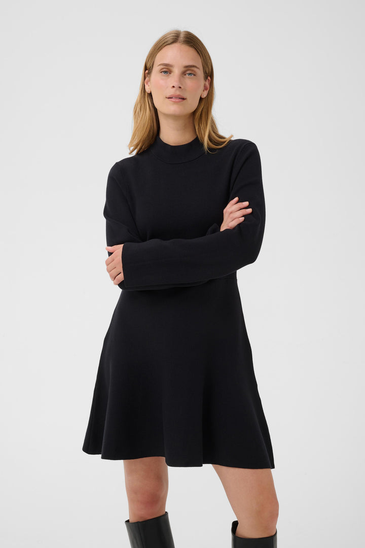 Robe évasée à col roulé Chanise