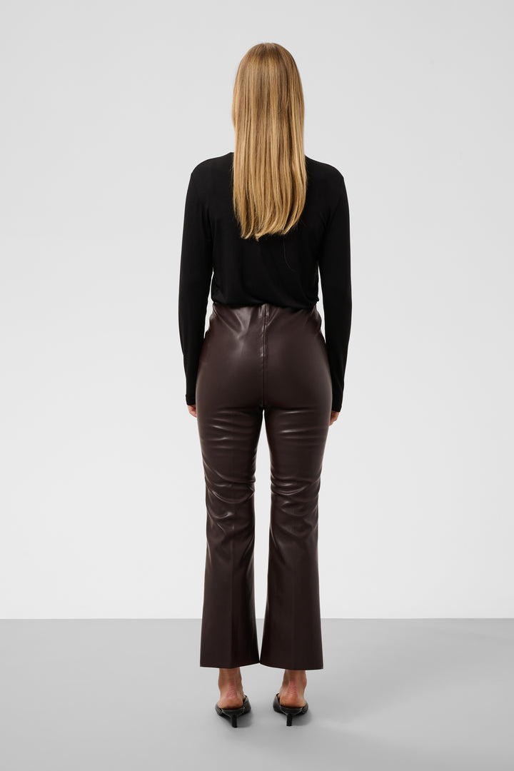 Pantalon crop bootcut en faux cuir Kaylee