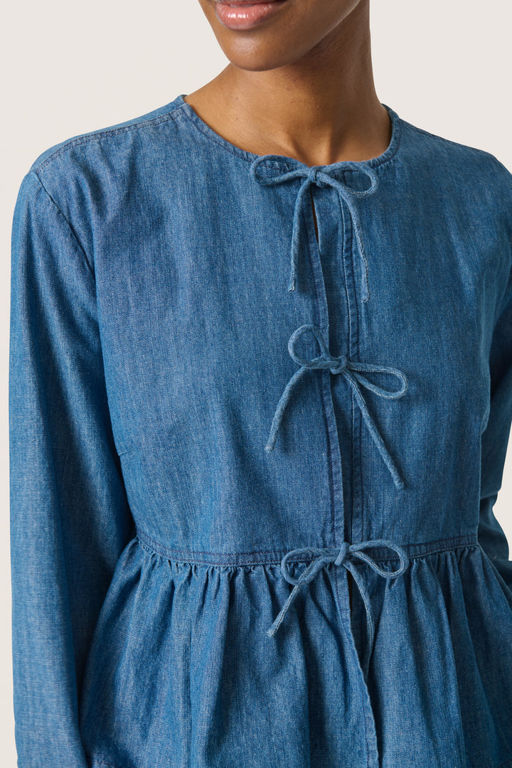 Blouse en denim avec noeuds et basque Chamy