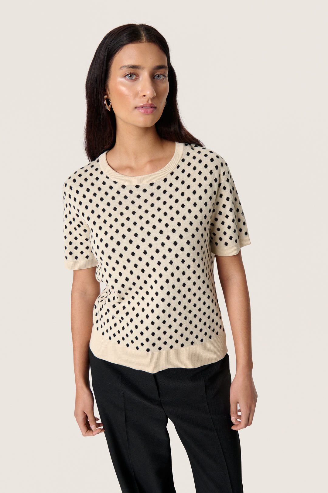Pull avec motif à pois à manches courtes Gya