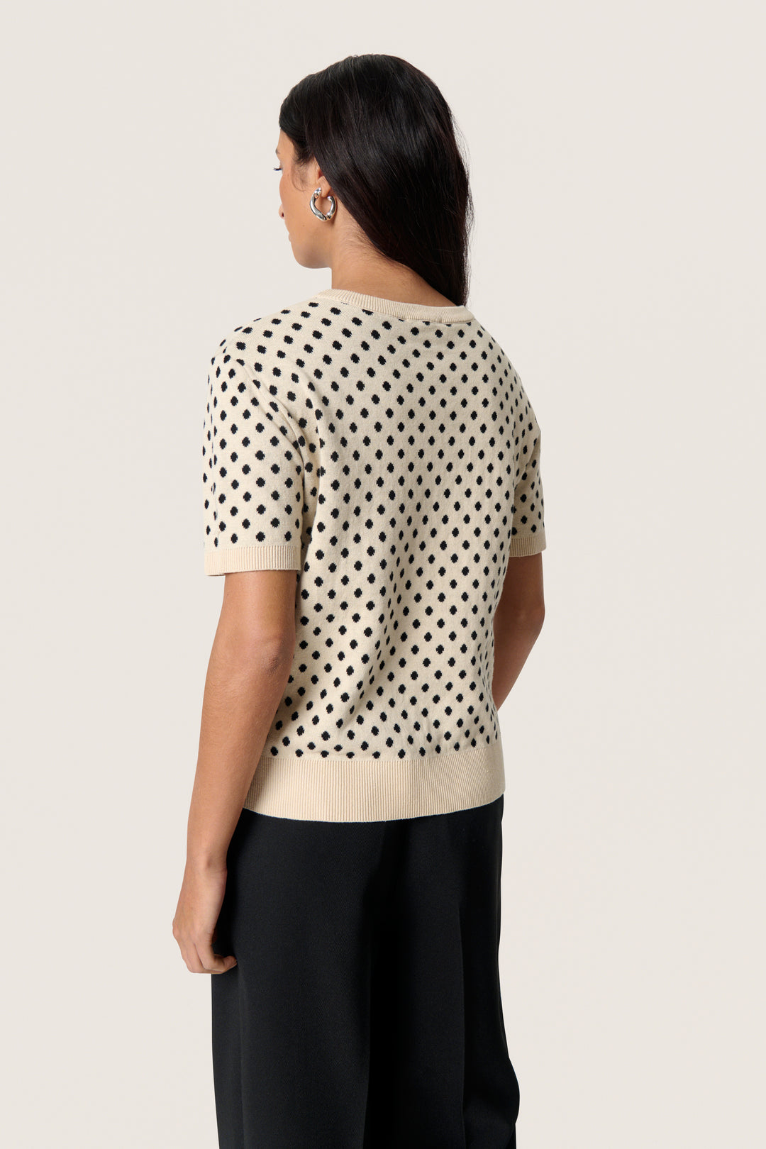 Pull avec motif à pois à manches courtes Gya