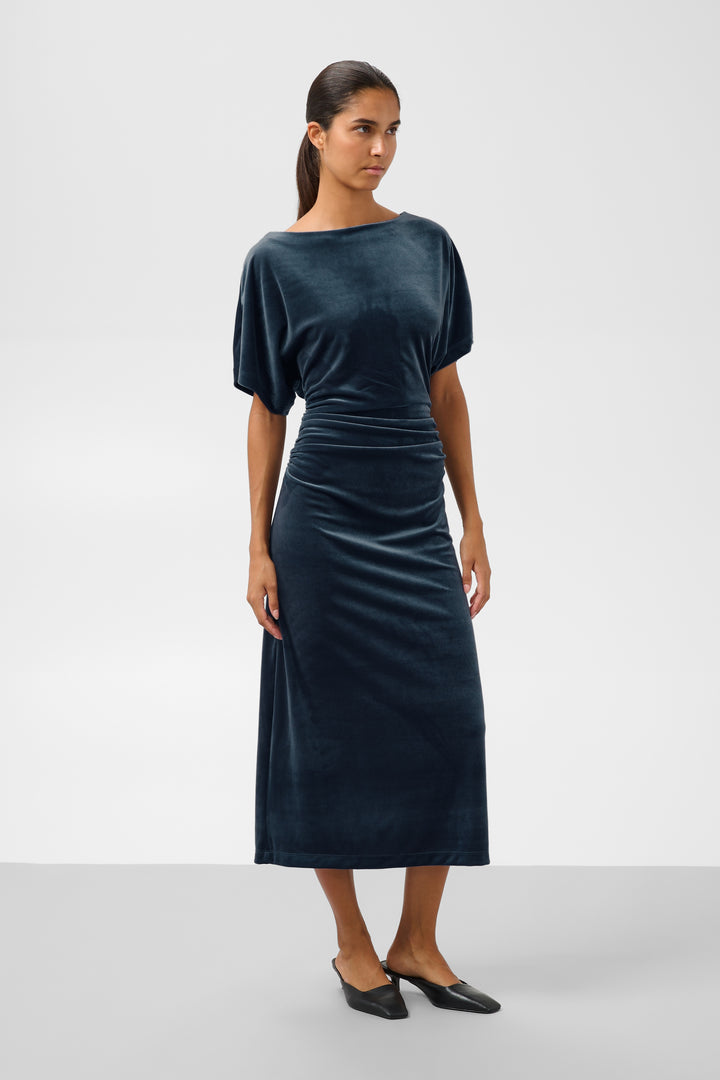 Robe midi drapée à taille froncée Velera