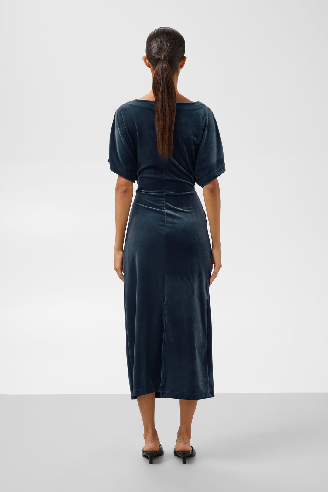Robe midi drapée à taille froncée Velera