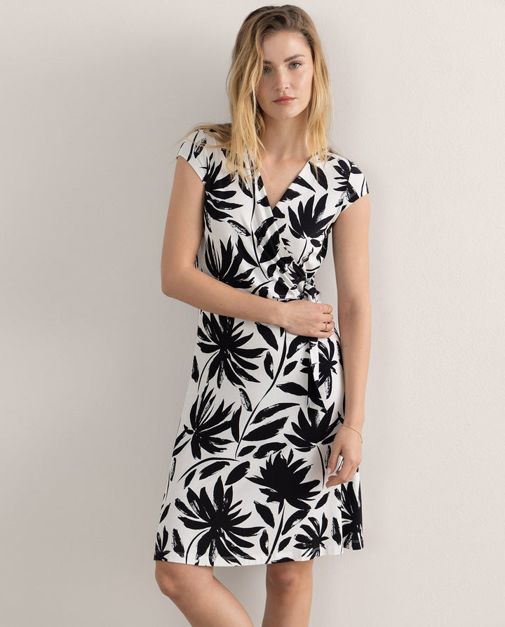 Robe portefeuille courte avec imprimé feuillage