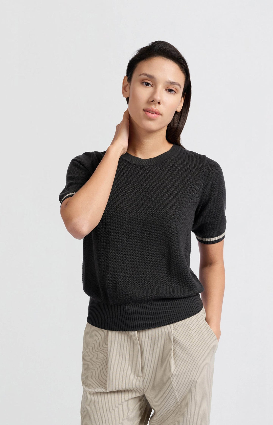 Pull texturé avec col rond à manches courtes