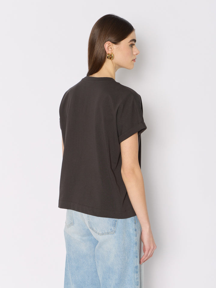 T-shirt avec collier de cristaux