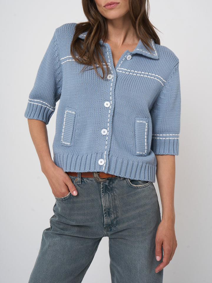 Cardigan en tricot à surpiqûres contrastantes