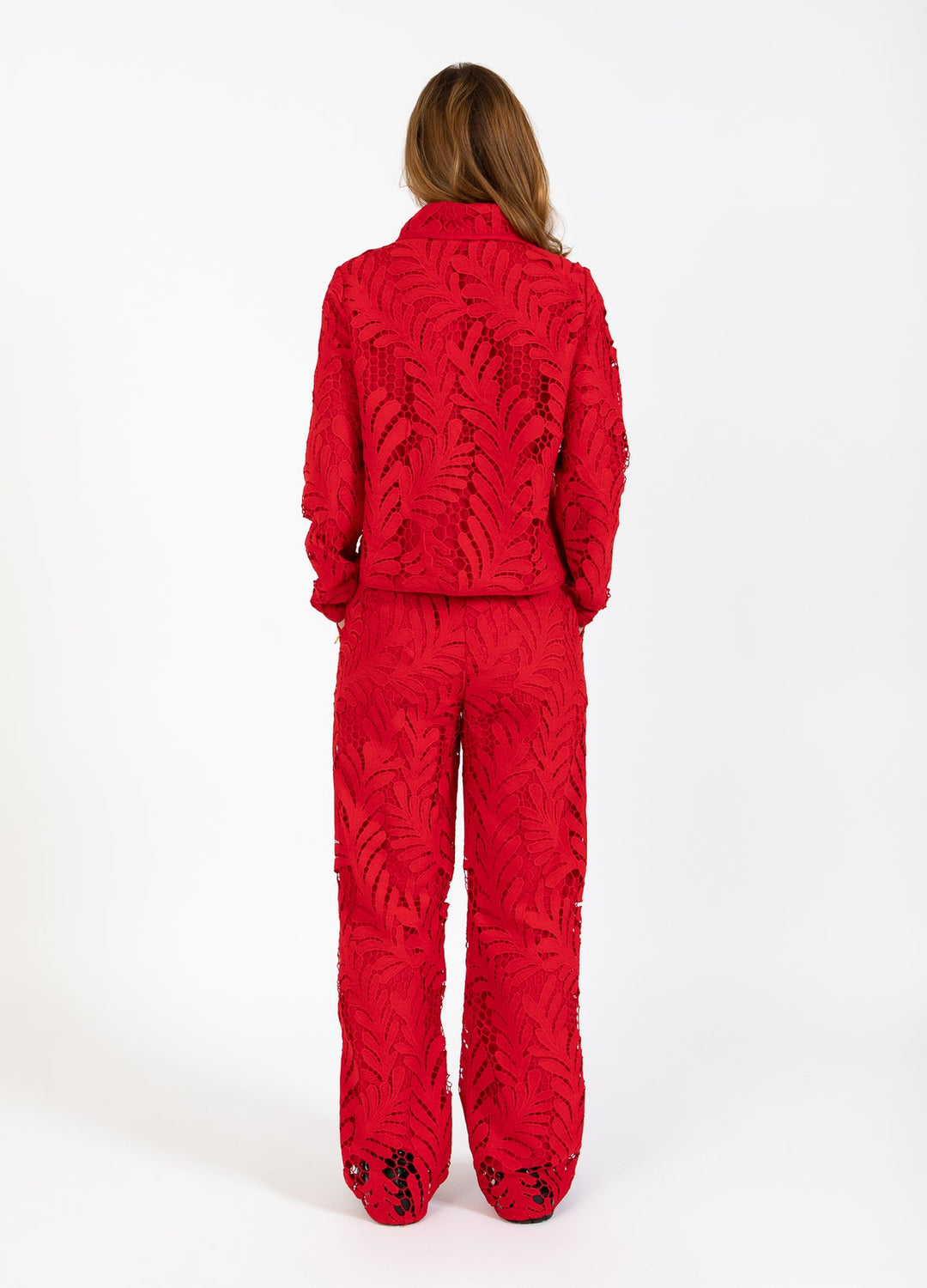 Veste en guipure avec boutons en coeur