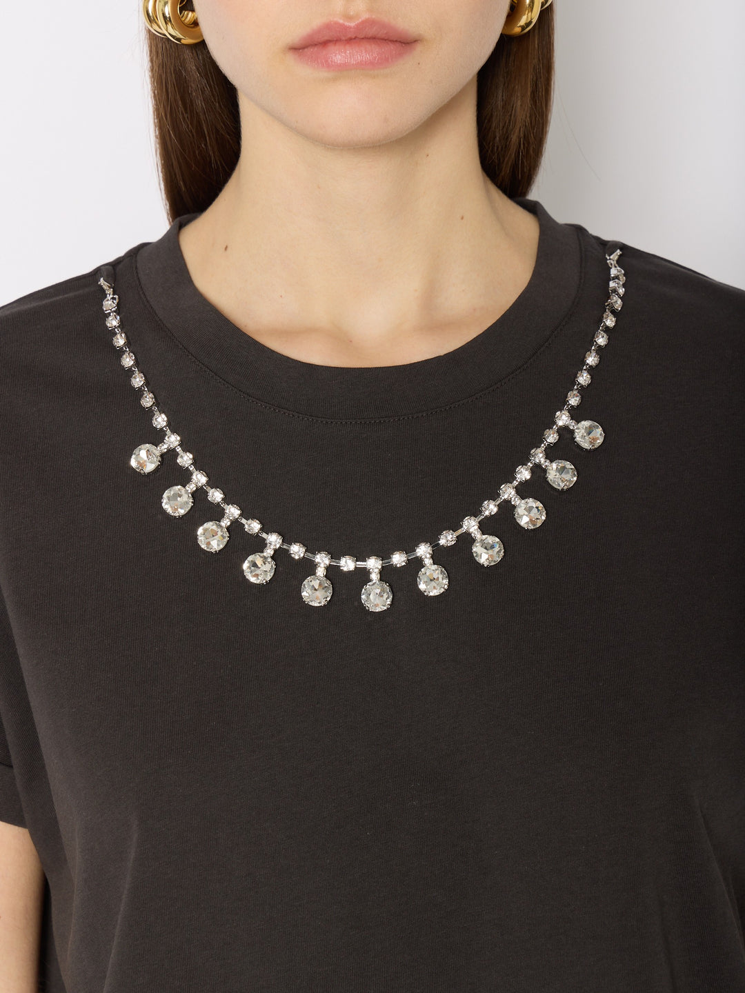 T-shirt avec collier de cristaux