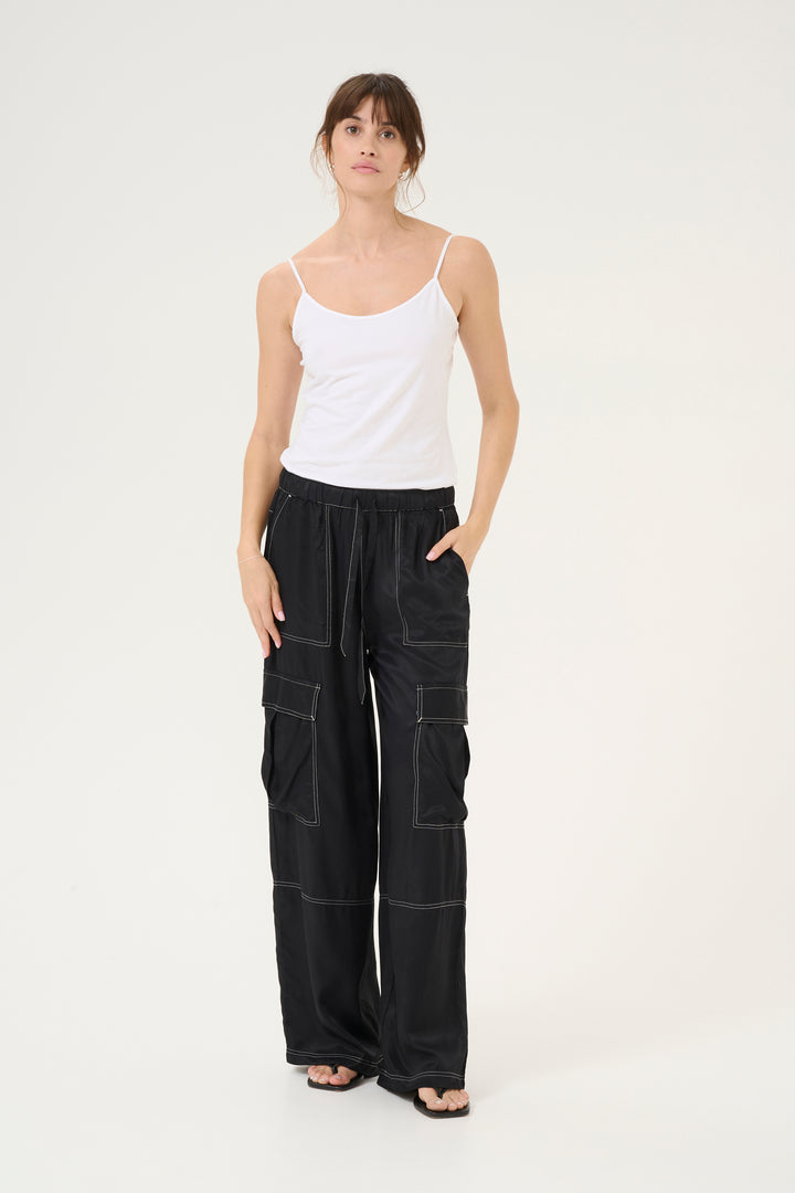 Ensemble chemisier et pantalon avec coutures contrastantes Centa