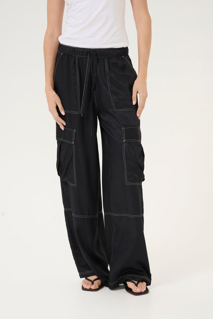 Ensemble chemisier et pantalon avec coutures contrastantes Centa