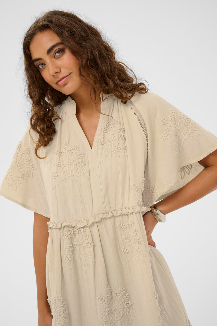 Robe fluide brodée à manches amples Jalia
