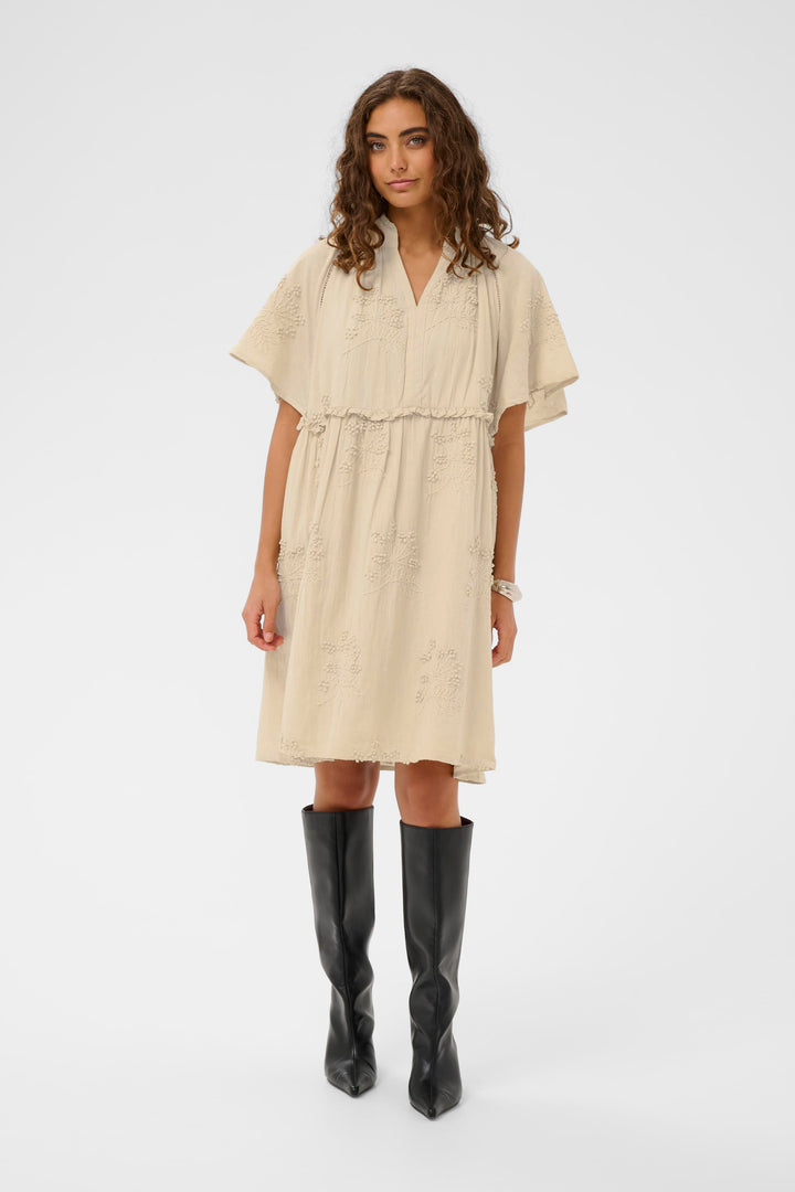 Robe fluide brodée à manches amples Jalia