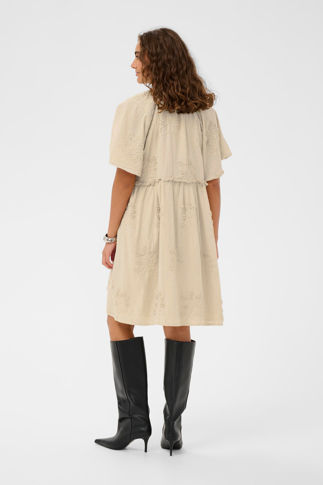 Robe fluide brodée à manches amples Jalia