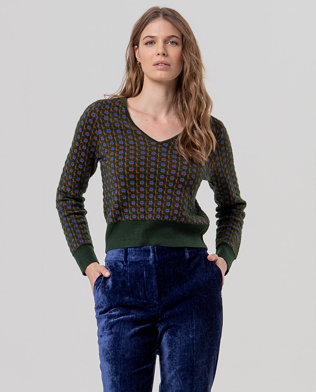 Pull à col en V en jacquard