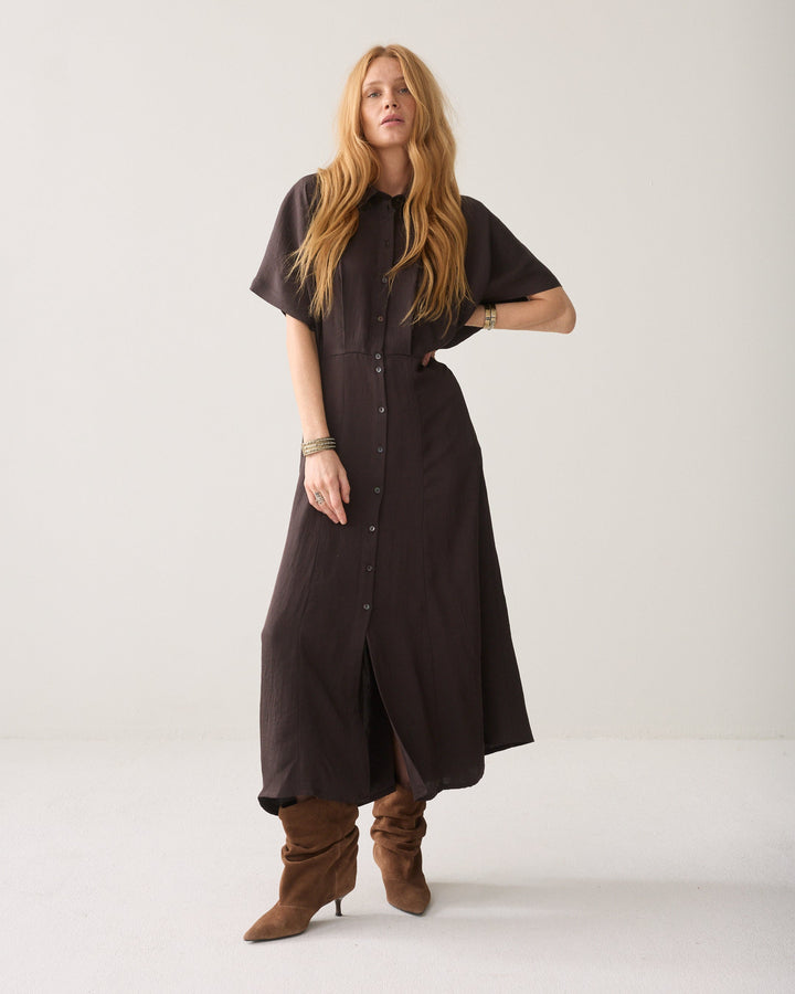 Robe-chemisier lustrée à taille cintrée