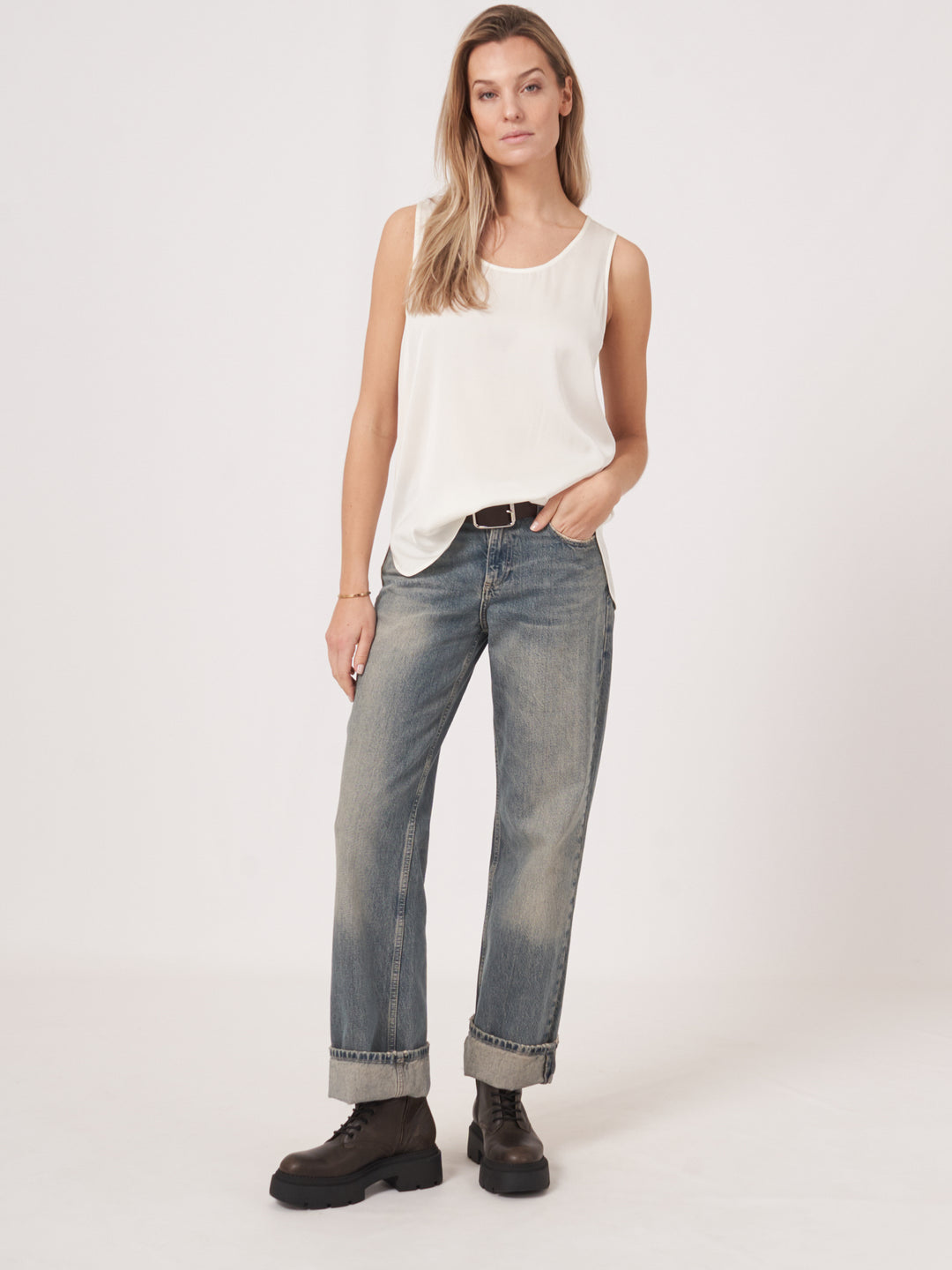 Camisole en soie avec fentes latérales