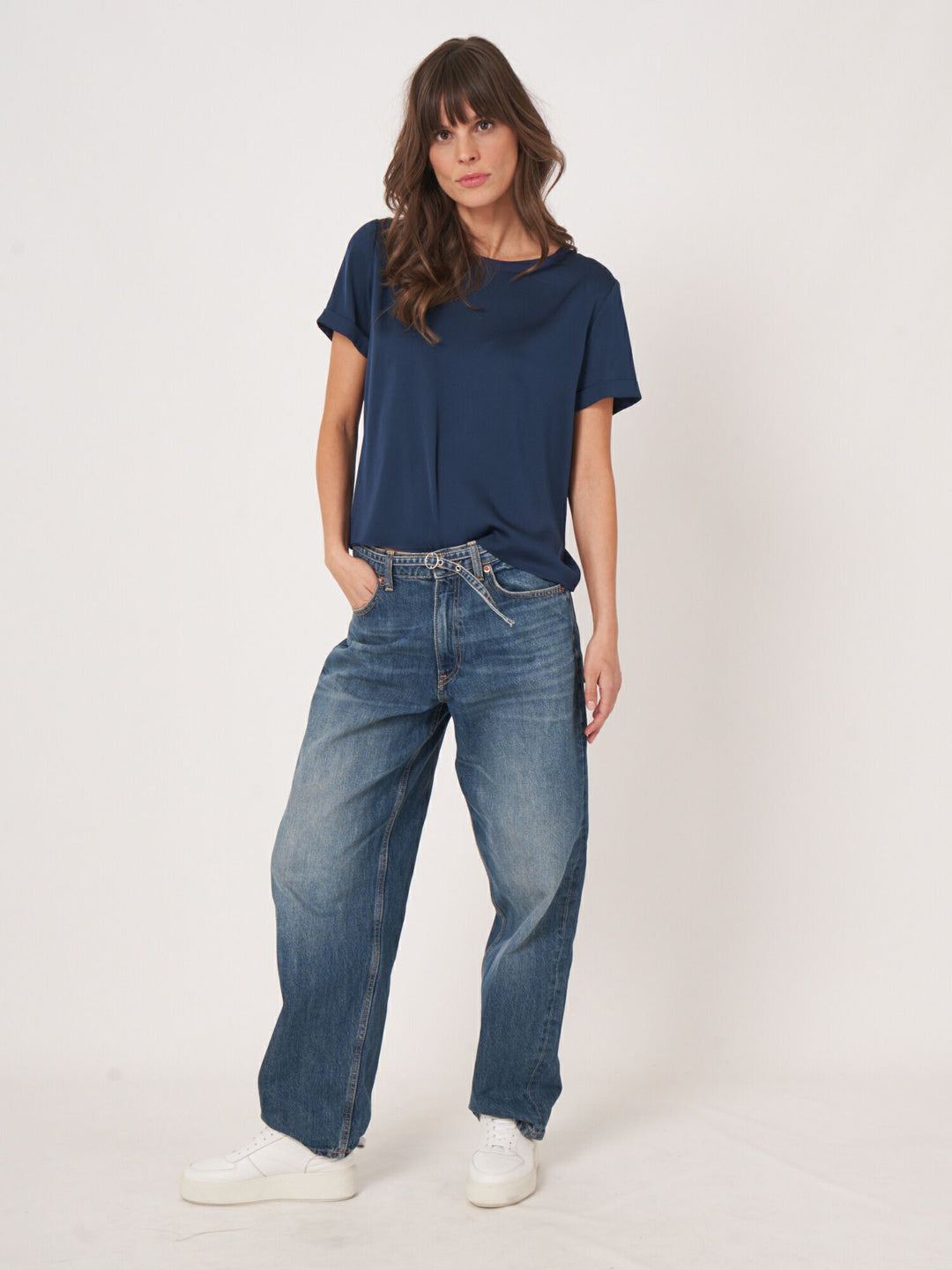 Blouse en satin de soie à col rond