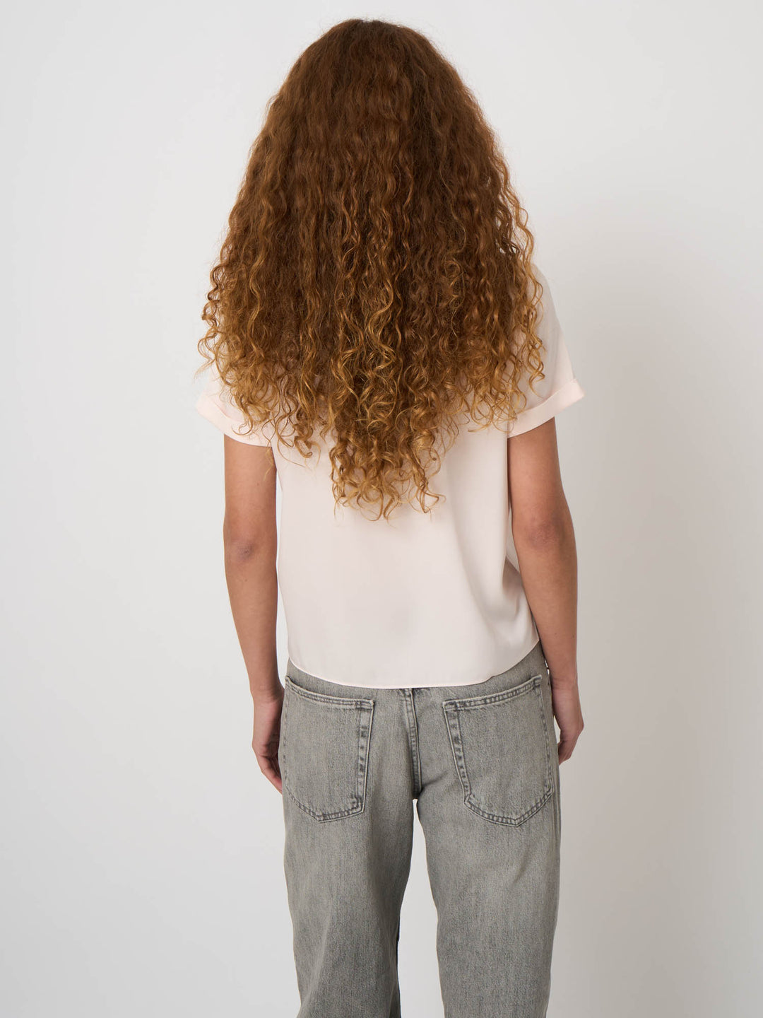 Blouse en satin de soie à col rond