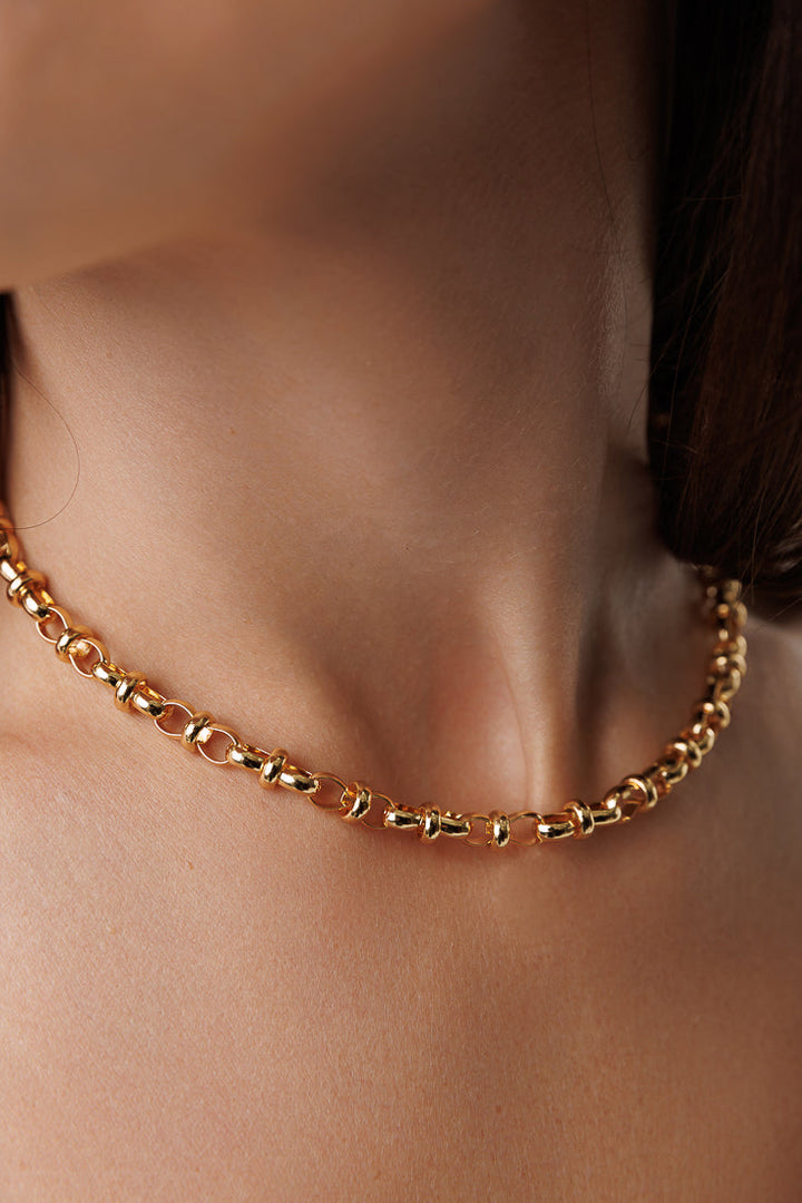 Collier de maillons entrelacés dorés