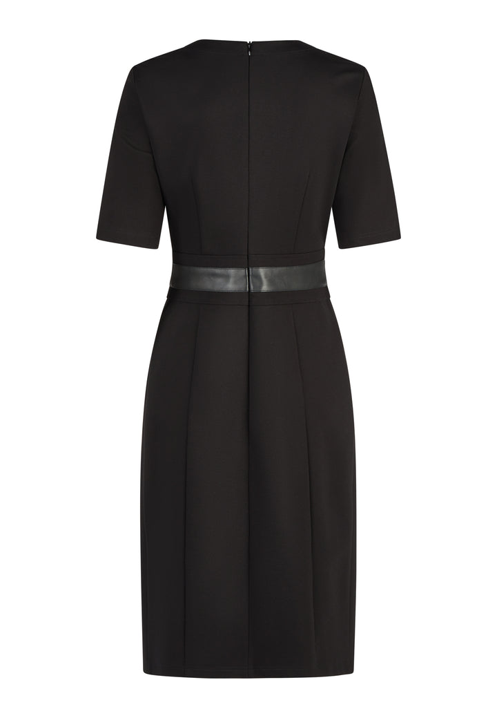 Robe midi ajustée à détails contrastants