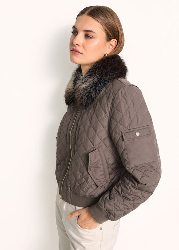 Veste matelassée courte à col duveteux