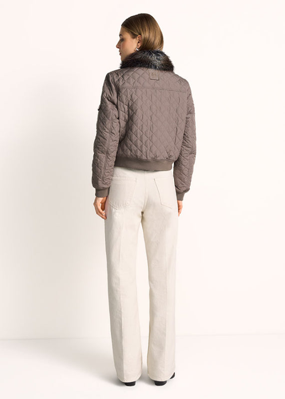 Veste matelassée courte à col duveteux