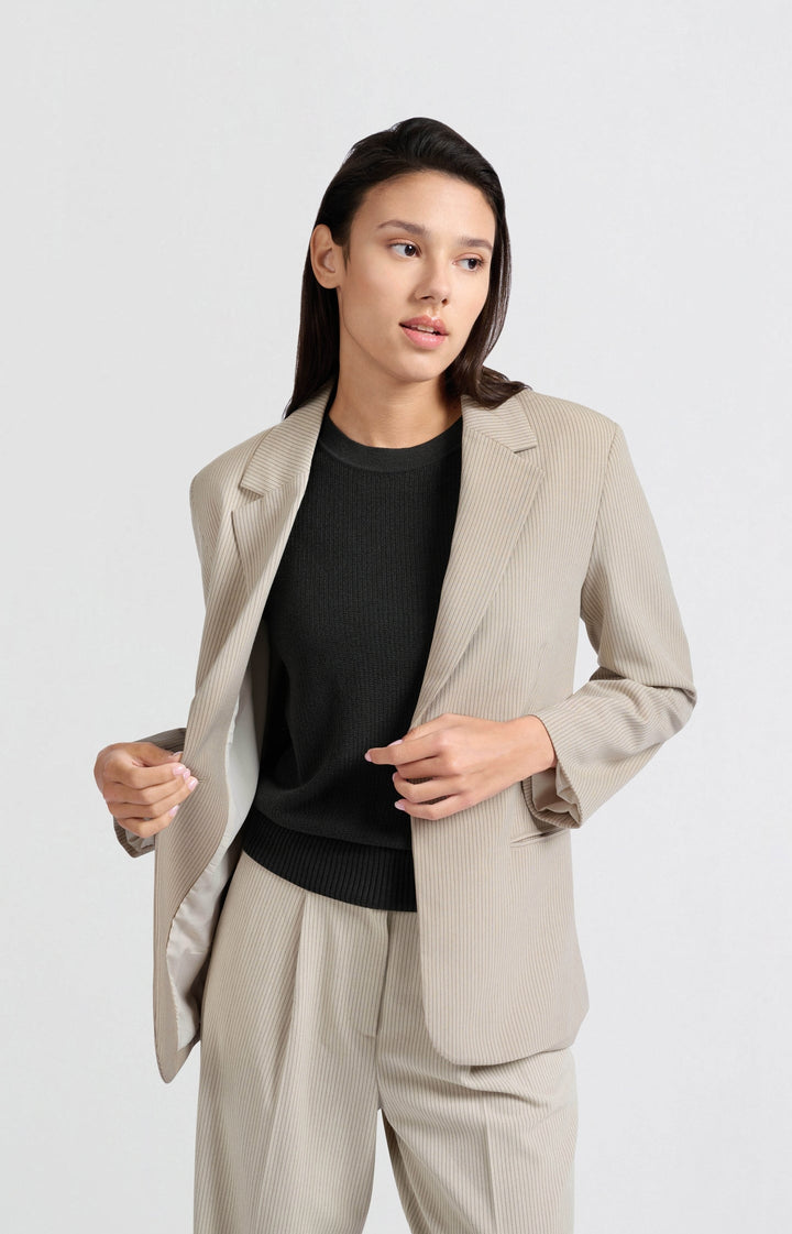 Pull texturé avec col rond à manches courtes