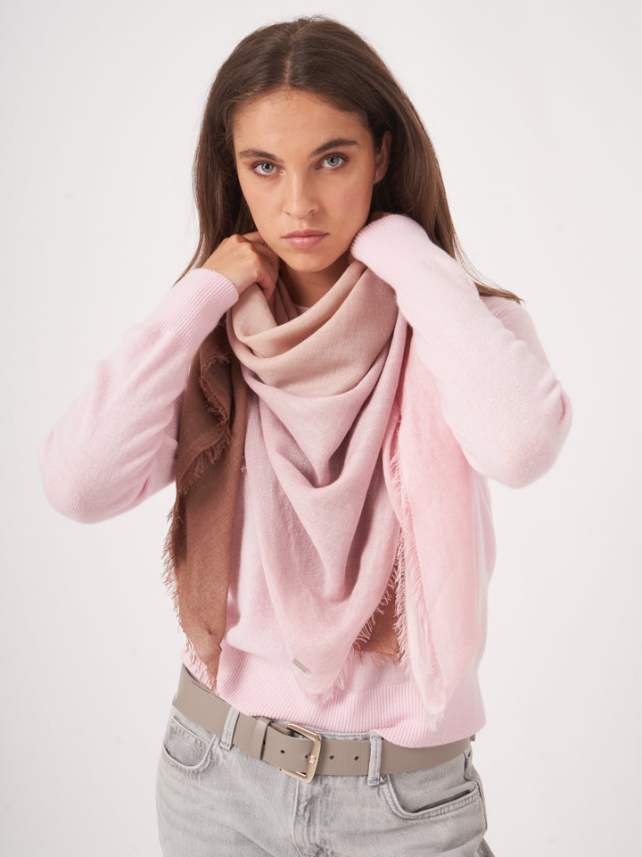 Foulard en cachemire et soie avec effet dégradé