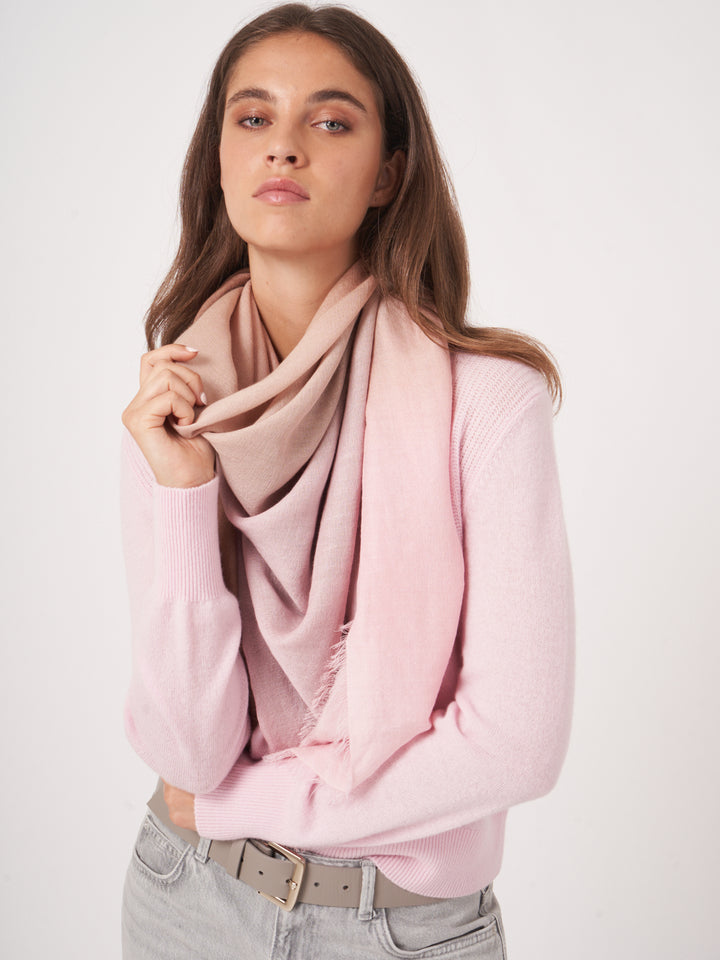 Foulard en cachemire et soie avec effet dégradé