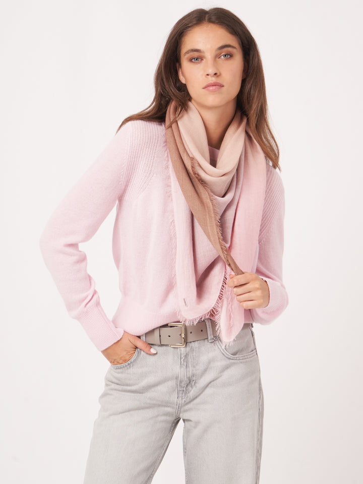 Foulard en cachemire et soie avec effet dégradé