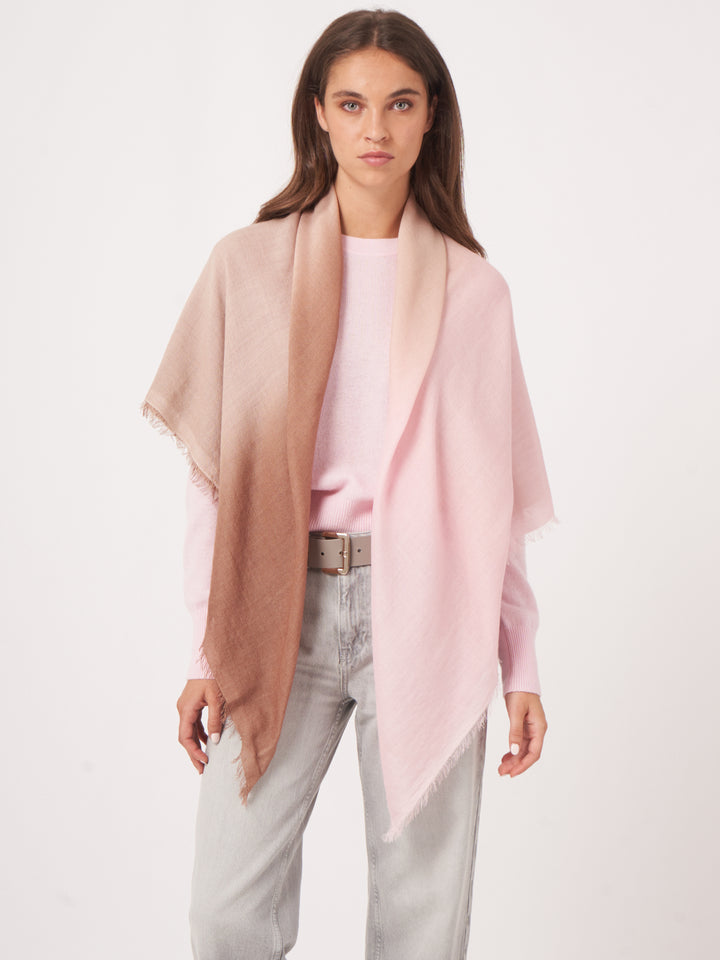 Foulard en cachemire et soie avec effet dégradé